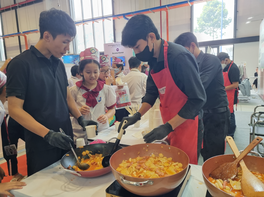 주베트남한국문화원 떡볶이 체험 부스
