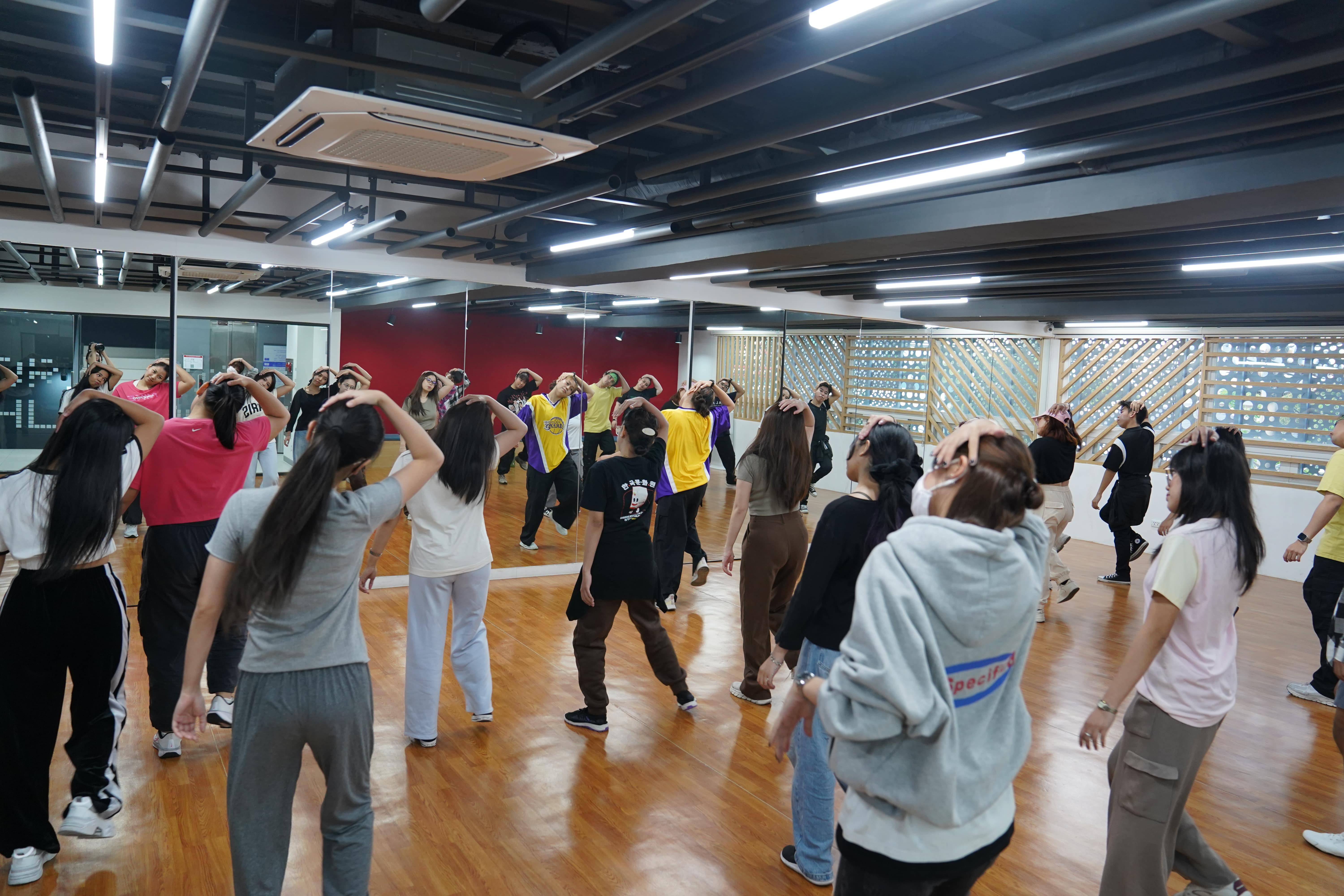 2025 KPOP Academy students during their first class with Teacher Ciel at the K-Studio of the Korean Cultural Center.