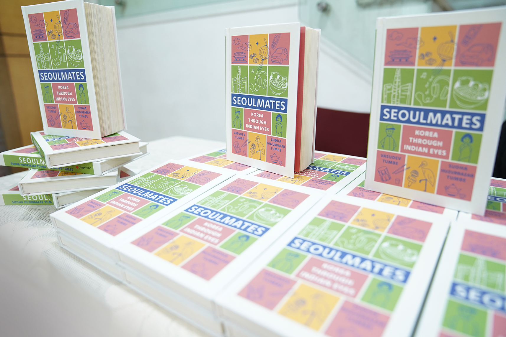 'Seoul Mates'book displated in the table