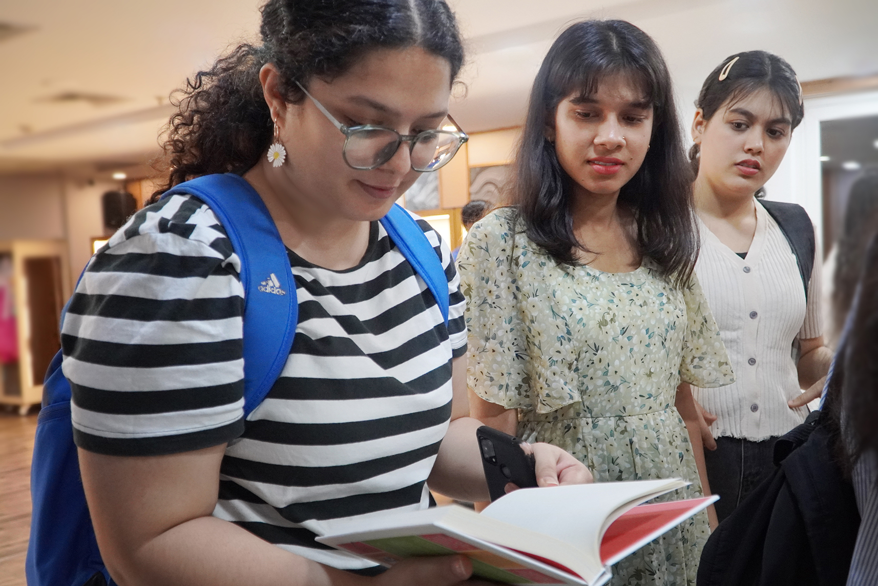 Student who leading the book