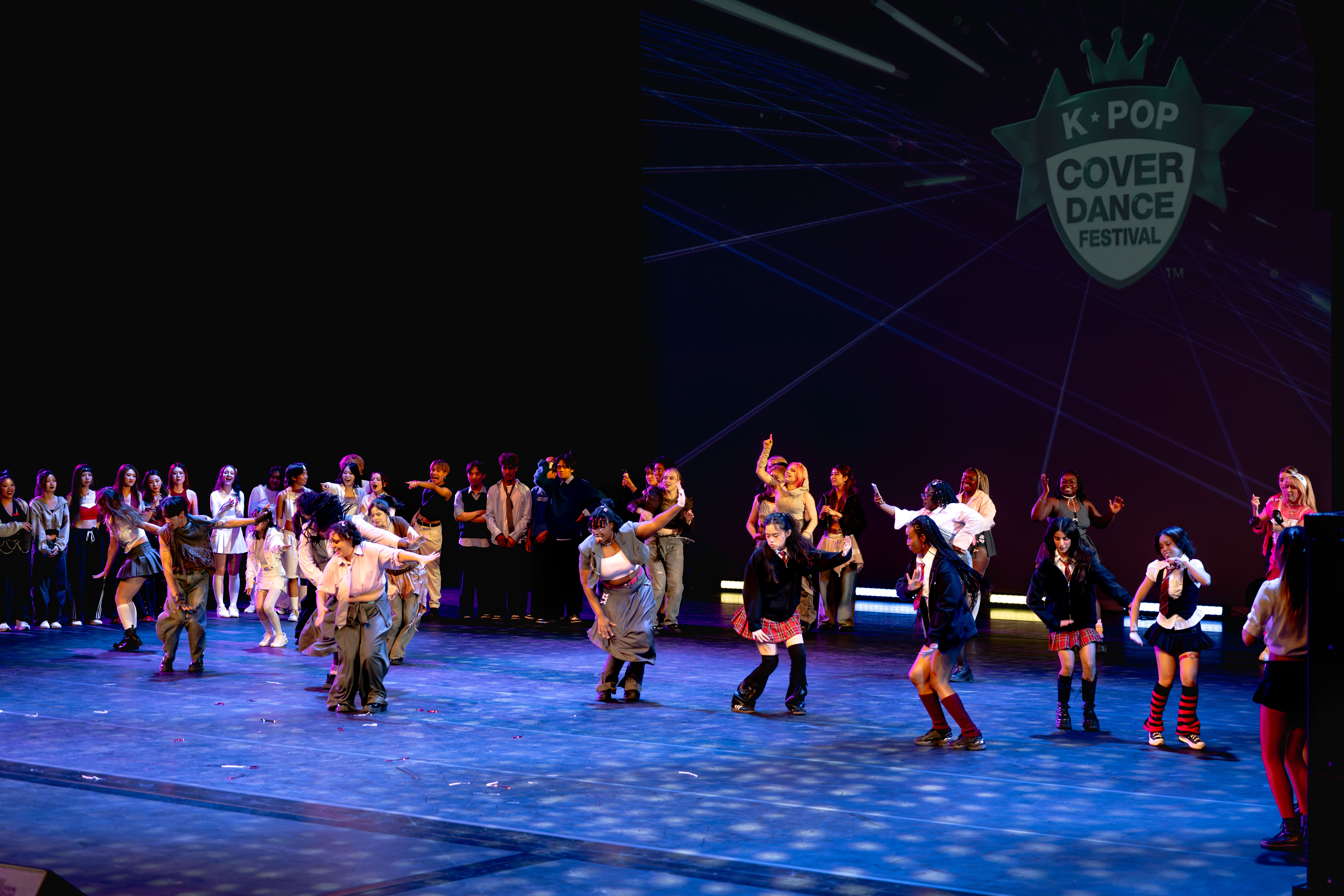 Randomplay Dance with all the teams