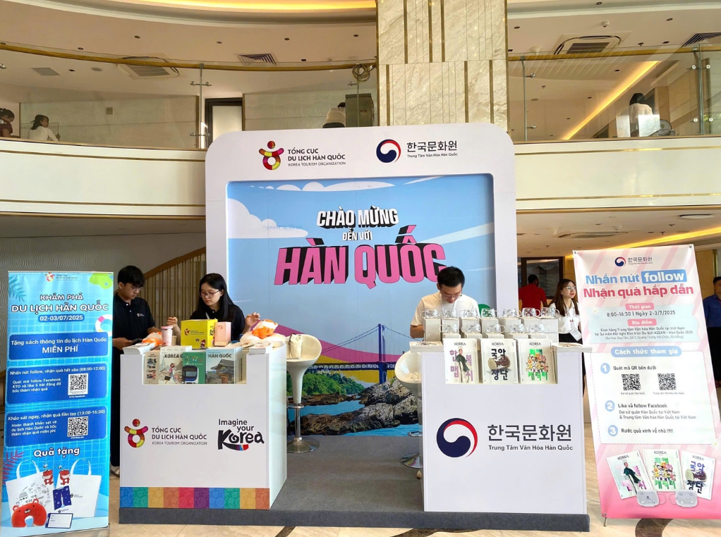 주베트남한국문화원 한국문화&nbsp;홍보&nbsp;부스를 운영한다.