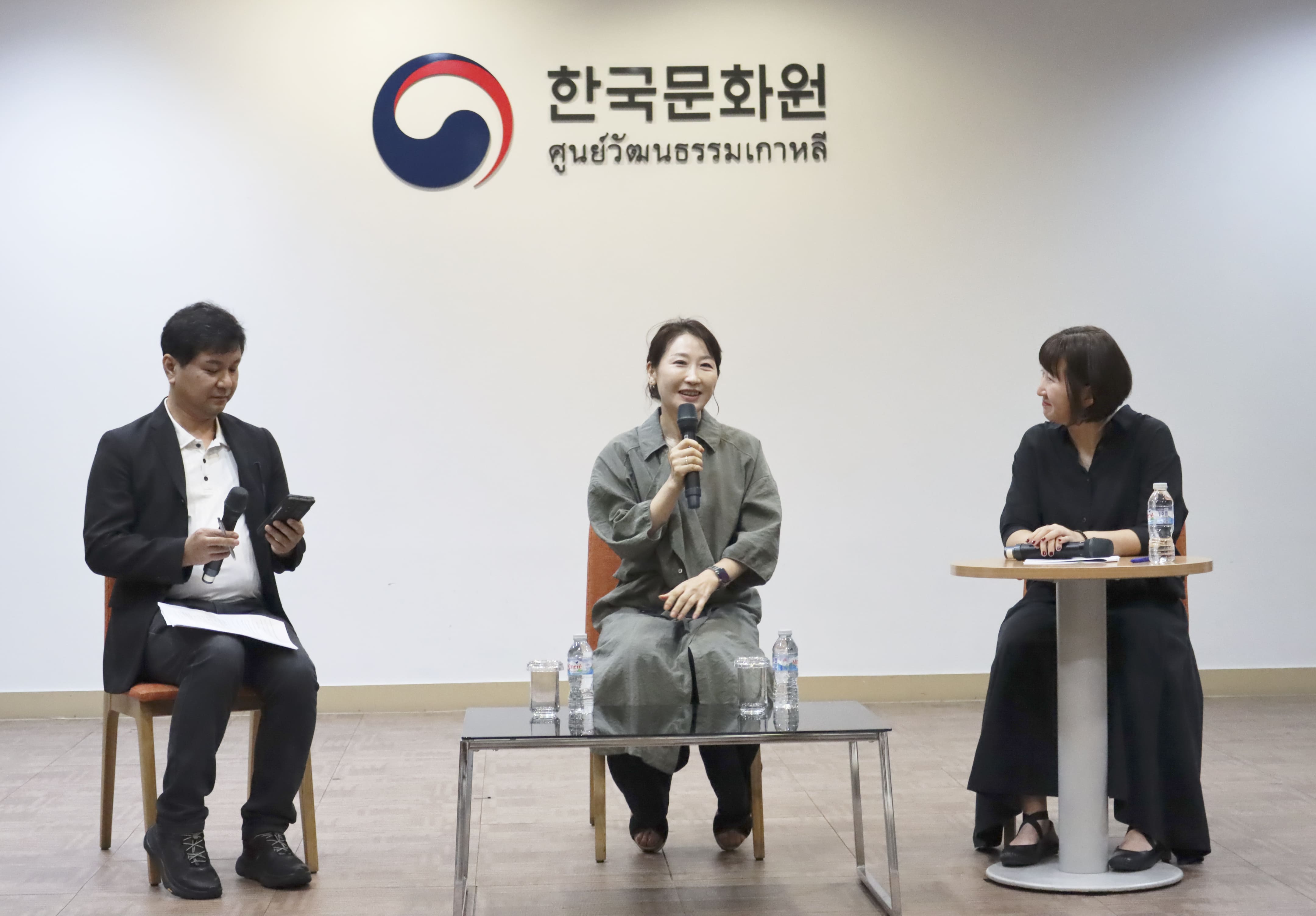 활동 - 전시 연계 감독과의 대화 행사 개최 | 문화체육관광부 한국문화원