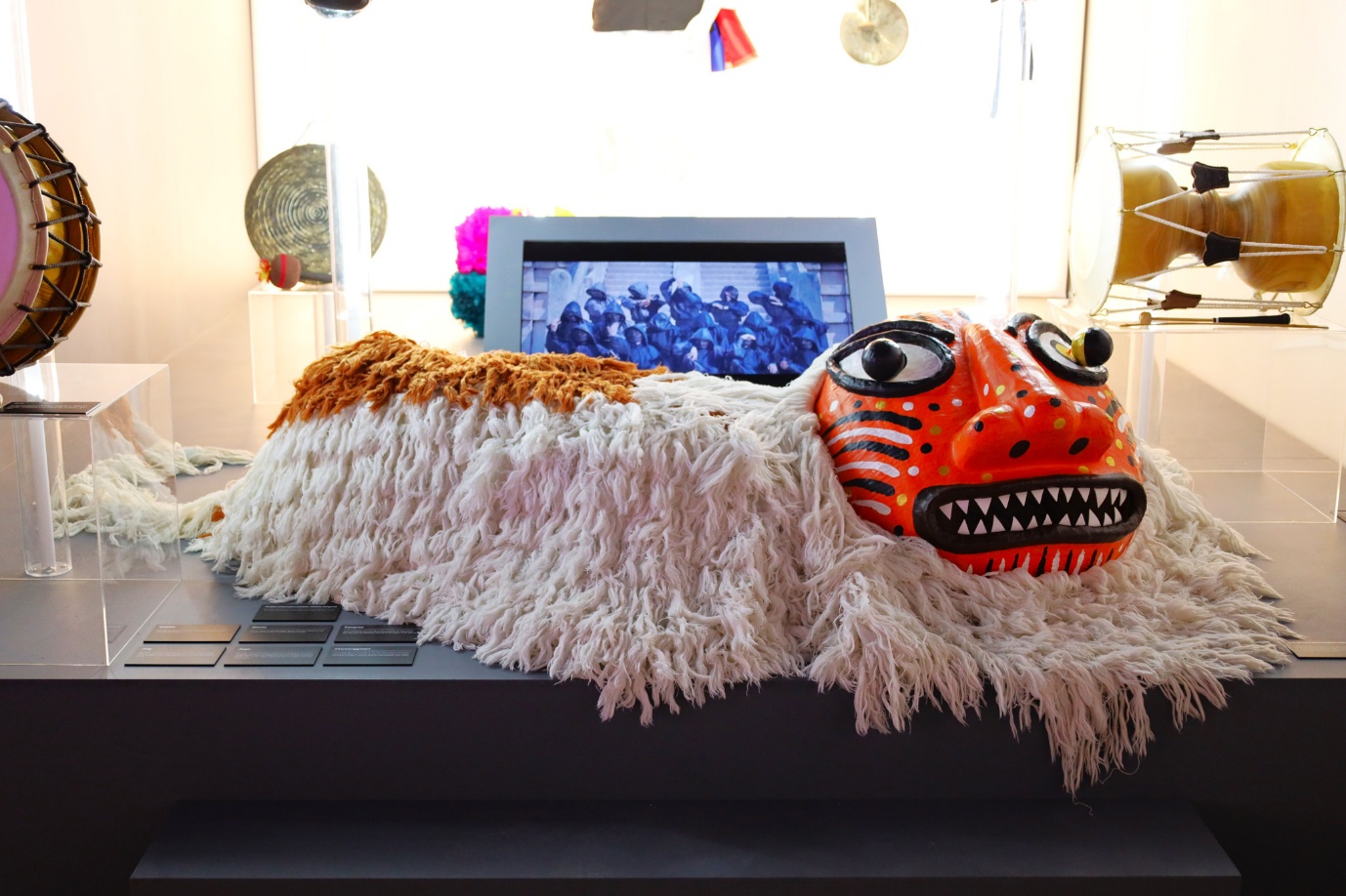 A computer on a table

AI-generated content may be incorrect.