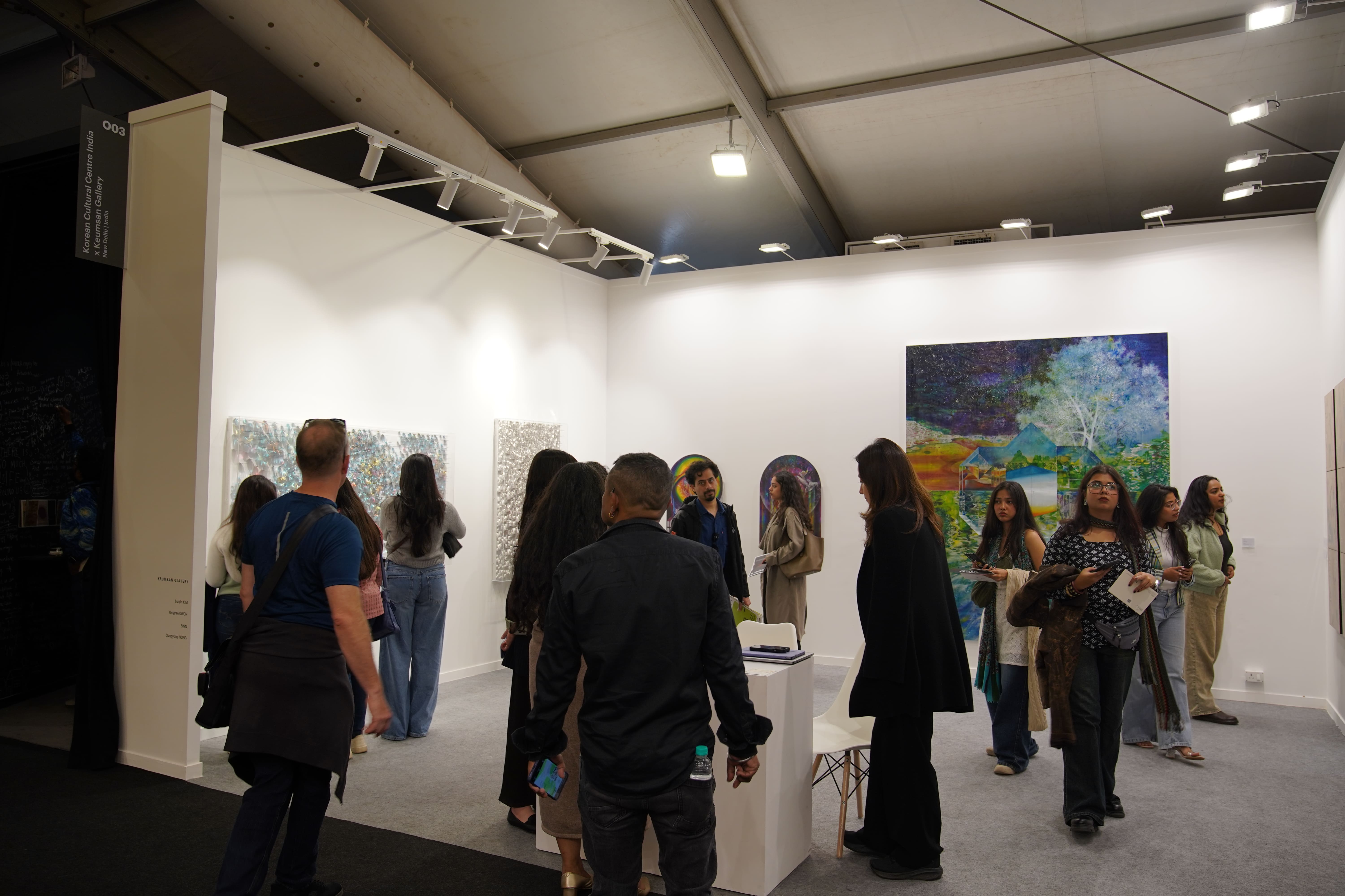 인도 관객들로 붐비는 K-아트 전시관