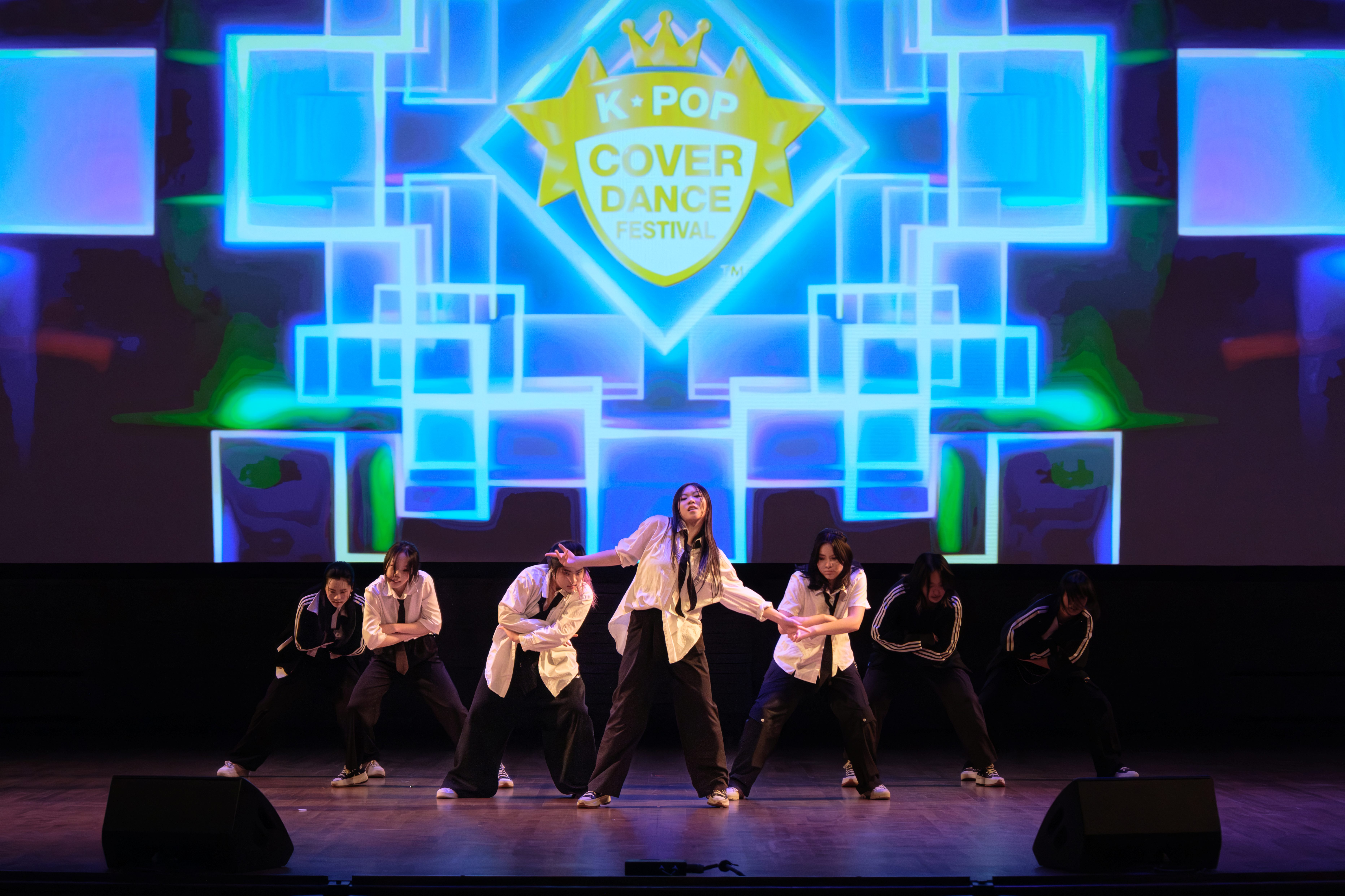 UBC K-Wave Dance Team 팀의 공연 무대