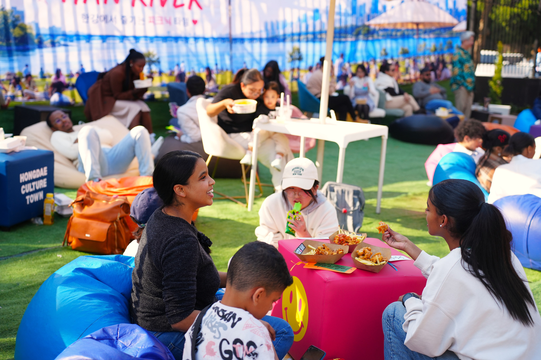남아공 최대 도시 요하네스버그 한복판에 펼쳐진 '드라마 속 한국’…한류 축제 'K-컬처 타운'에 3천명 발길