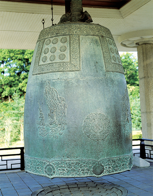 sacredbell_500_1.jpg